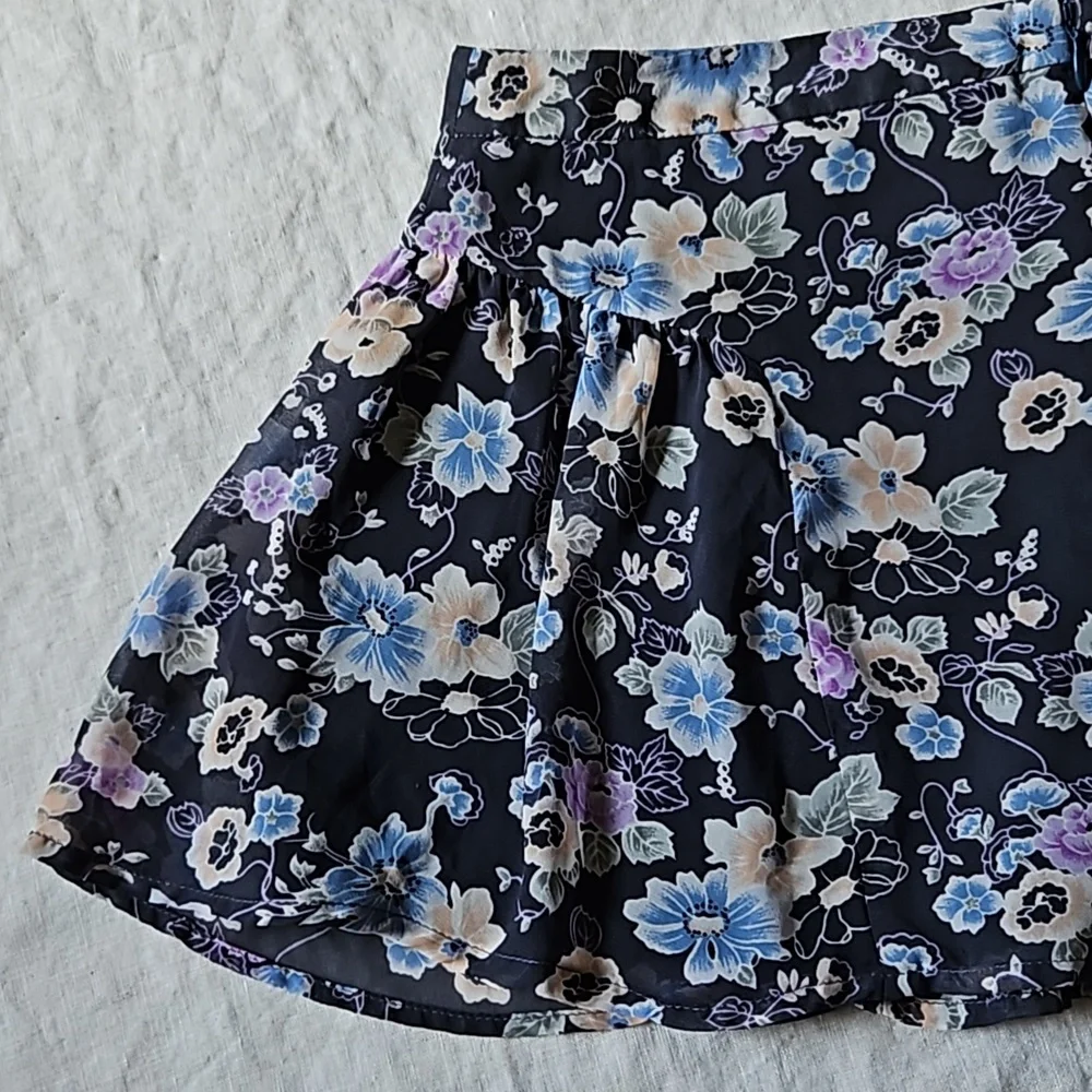 Free People floral chiffon shorts size 2 - Picture 7 of 13